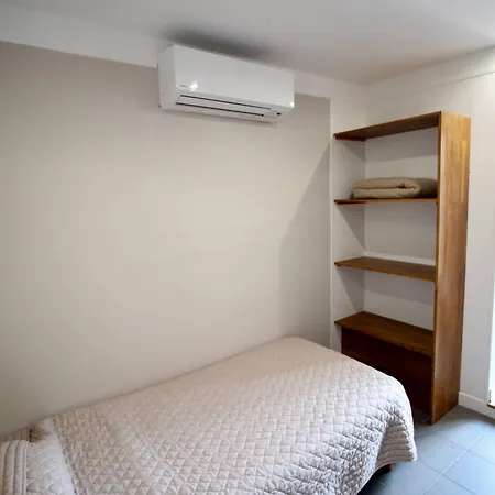 Des Pyrenees Szálloda *