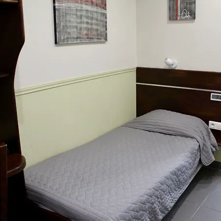 Des Pyrenees * Párizs