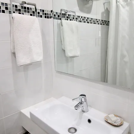 Des Pyrenees Szálloda Párizs