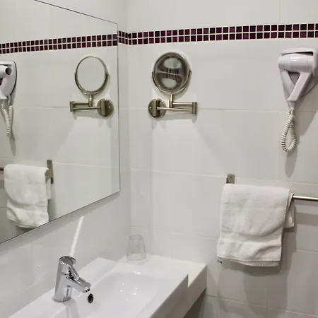 Des Pyrenees Szálloda