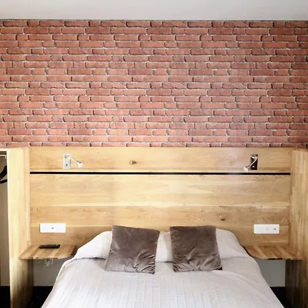 Des Pyrenees Szálloda