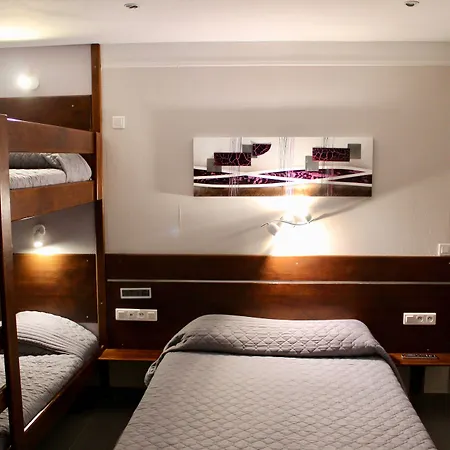 Des Pyrenees Ξενοδοχείο *