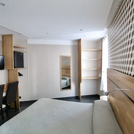 Des Pyrenees Hotel Paris