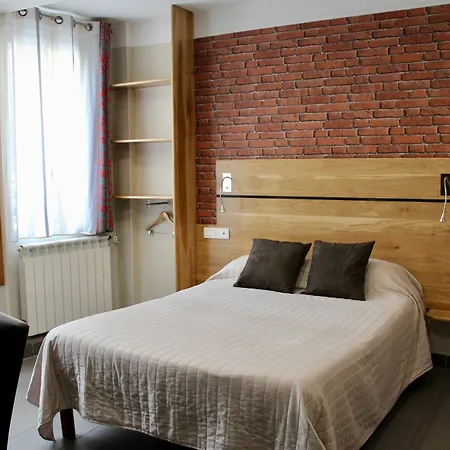 Hotel Des Pyrenees Paris