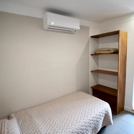 Des Pyrenees Отель Париж