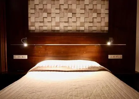 Des Pyrenees Hotell