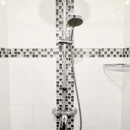 Des Pyrenees Hotel Paris