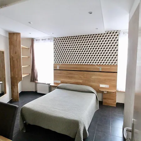 Des Pyrenees Hotel