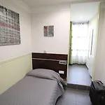 Hotel Des Pyrenees Paris